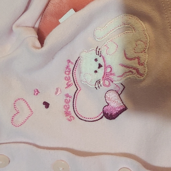 Bundle Of 2 preemie Baby Girl Clothes. - Picture 5 of 10